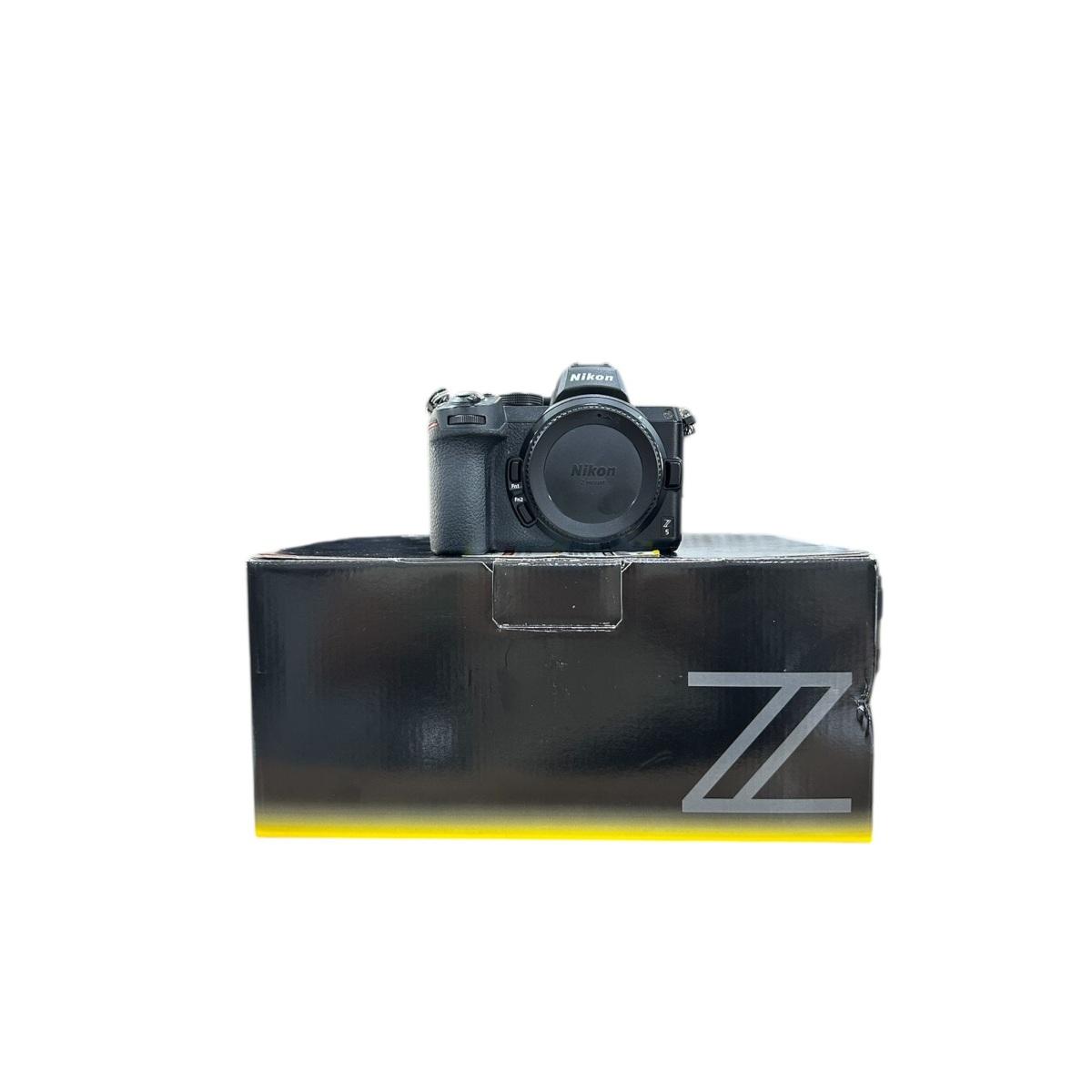 Usato Nikon Z5 - Scatti: 37135 - matr: 7015719