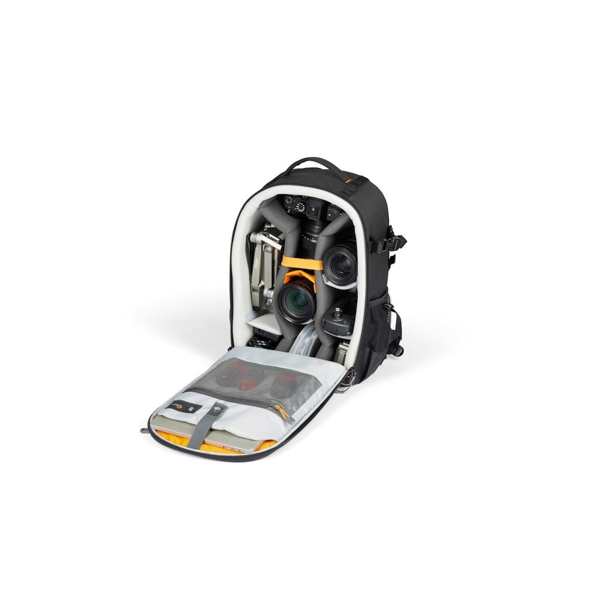 Zaino Lowepro Adventura BP 300 III black.