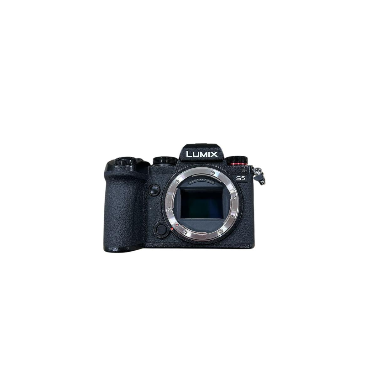 Usato Panasonic Lumix S5 Body - Scatti: 5389 - num matr WJ2HB001788