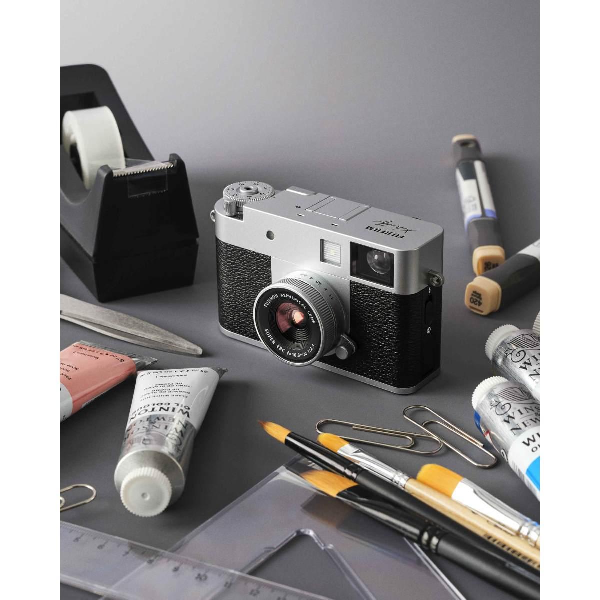 FUJIFILM X-HF1 X HALF 32MM F/2.4 SILVER - Fotocamera Compatta - Garanzia Fujifilm Italia