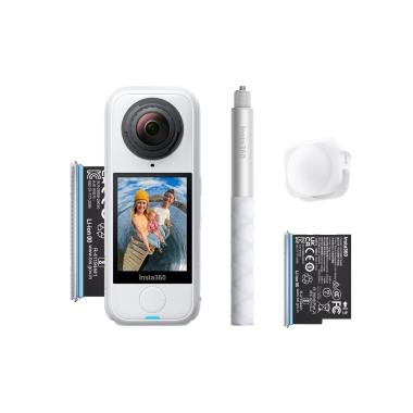 Insta360 X4 Air Starter Bundle Arctic White - Action Camera 935482 1 batteria aggiuntiva 1 selfie stick 1 copriobiettivo